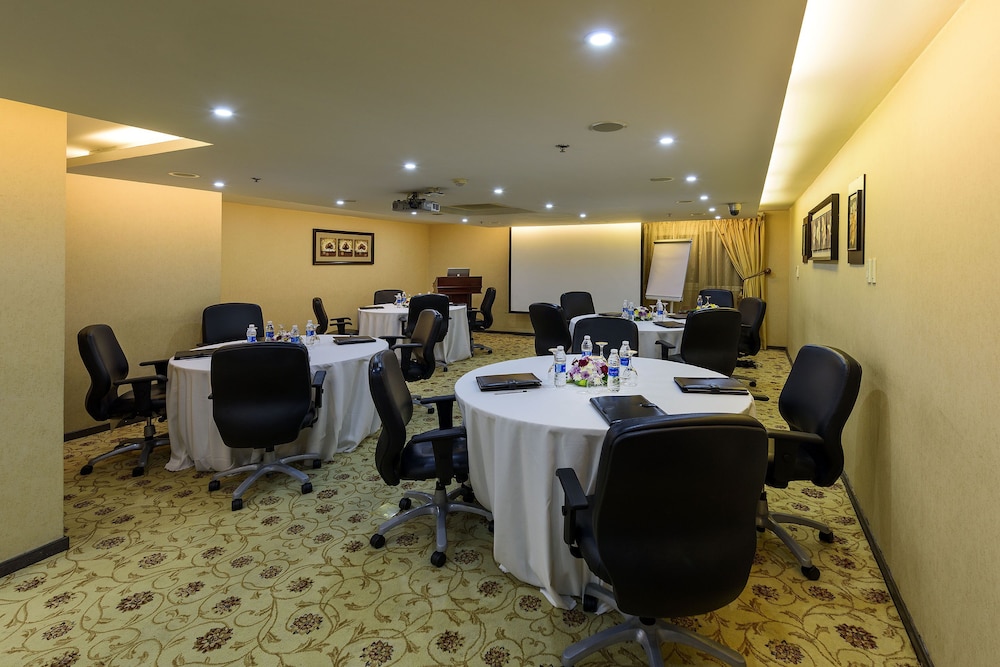 فندق كورال الجبيل(Coral Jubail Hotel) 31/33