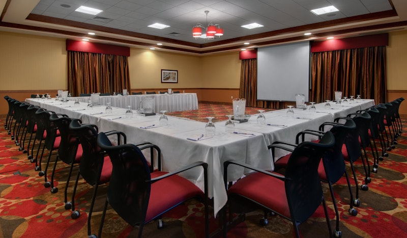 Hilton Garden Inn Milwaukee Airport 55/60