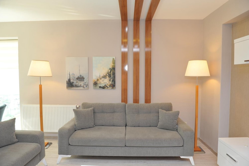 QAMAR PRESTIGE SUITES 26/49