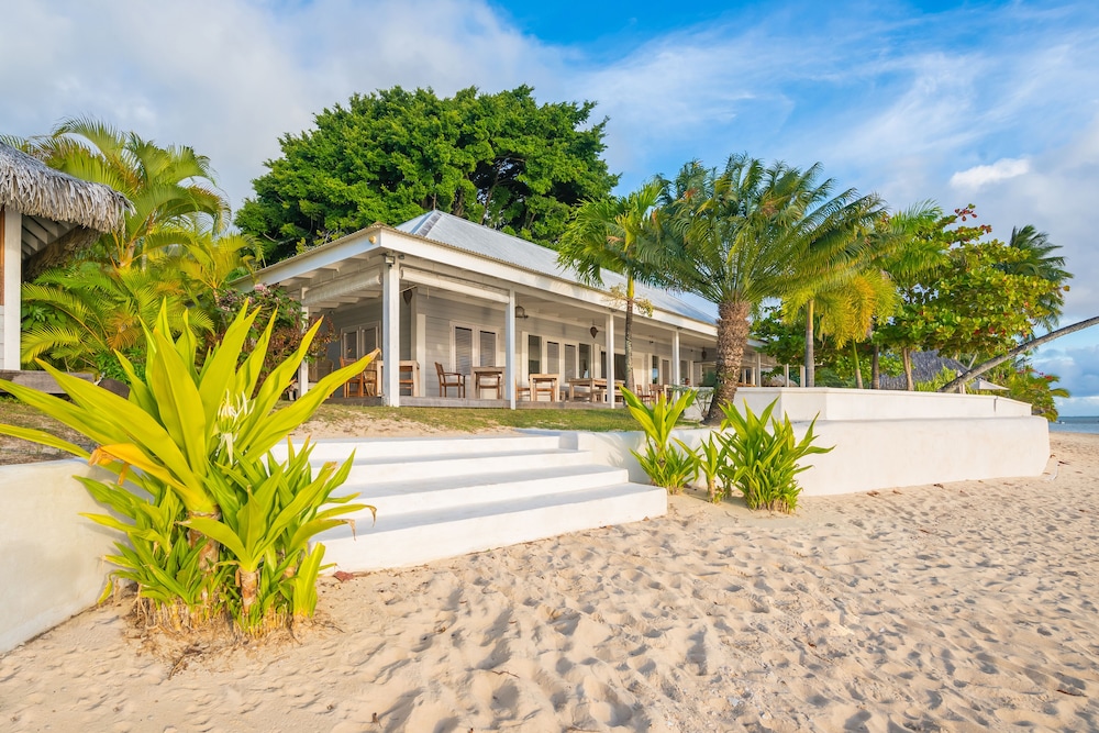 Moorea Beach Lodge 61/65