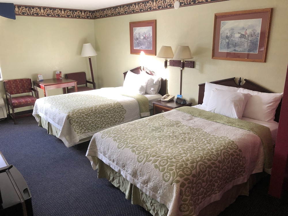 Days Inn & Suites by Wyndham Youngstown / Girard Ohio 25/39
