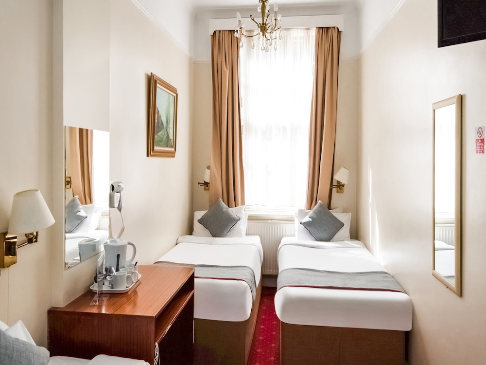 St Georges Hotel Pimlico 32/48