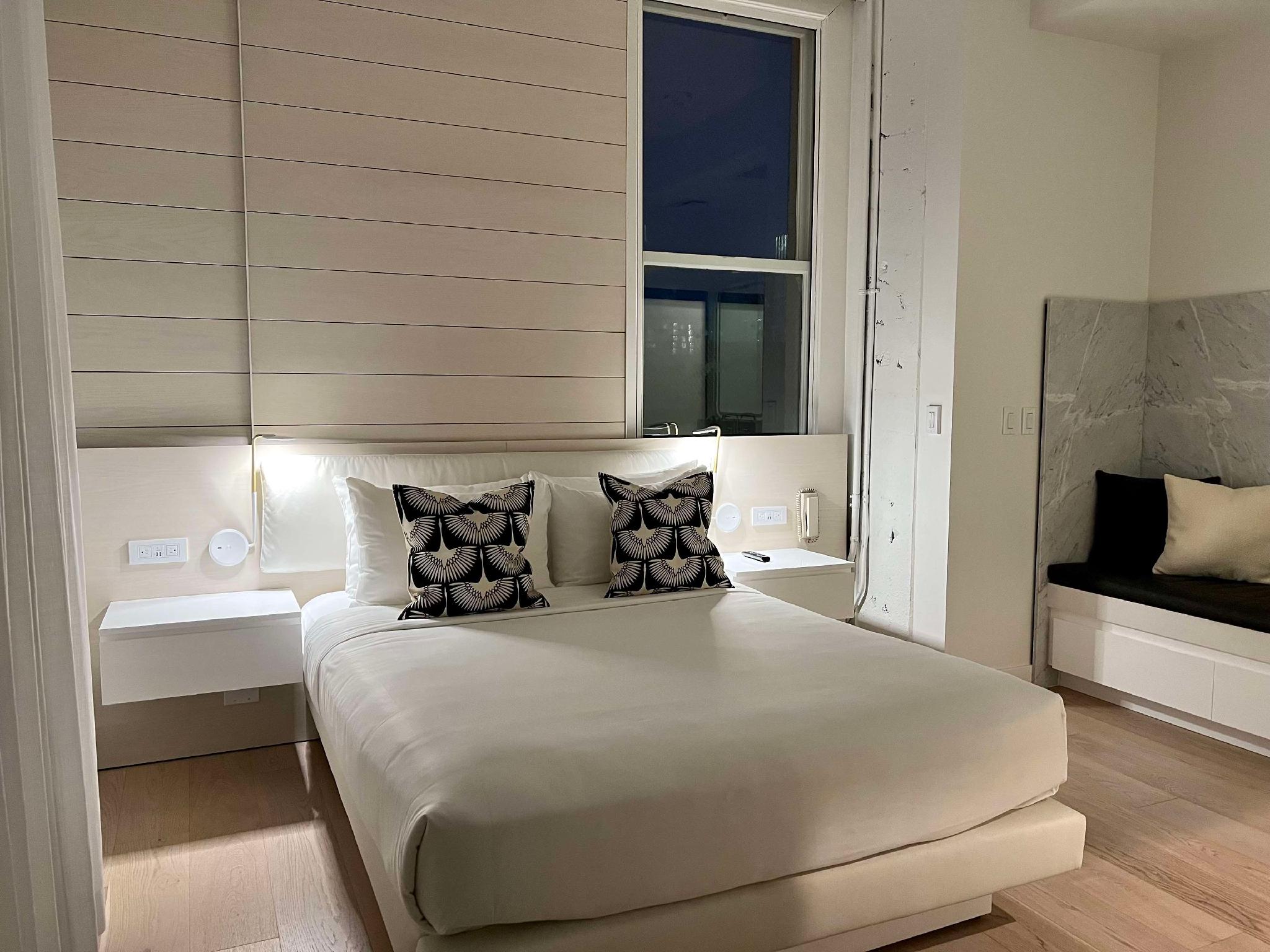 Vip, Suite, Queen Bed, City View
