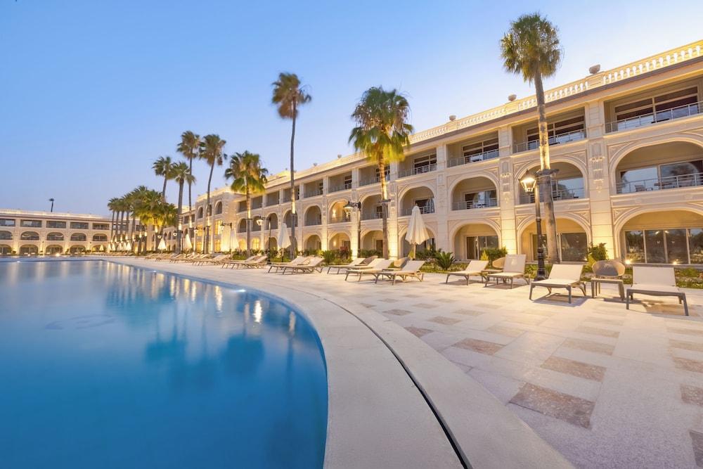 Helnan Antoniades Palace 54/60