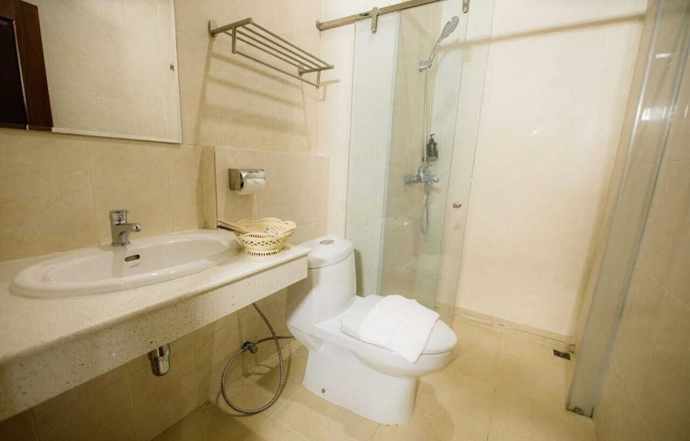 Sisombat Plaza Hotel 67/71