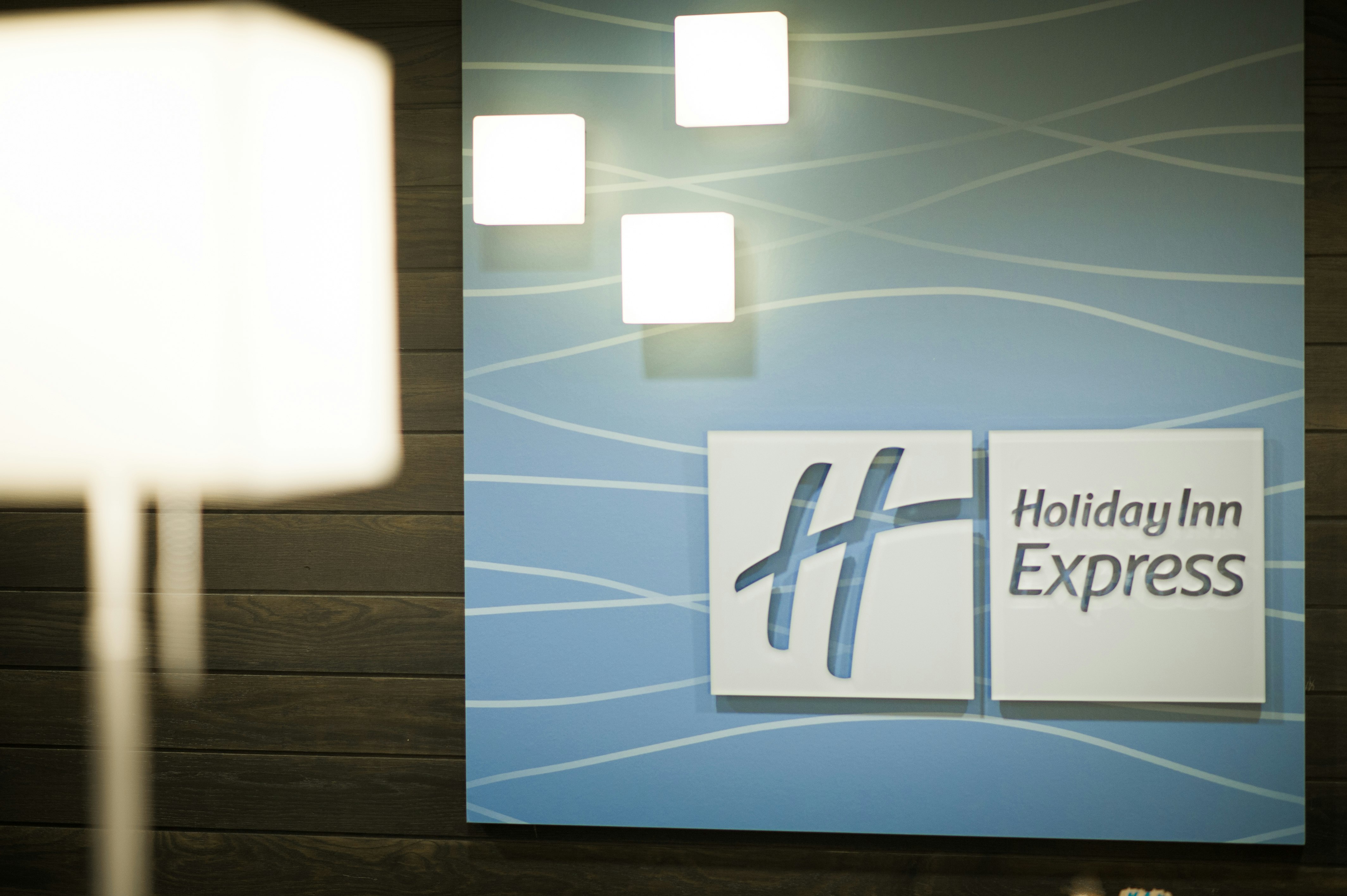 Holiday Inn Express Suites Madison Central 34/68