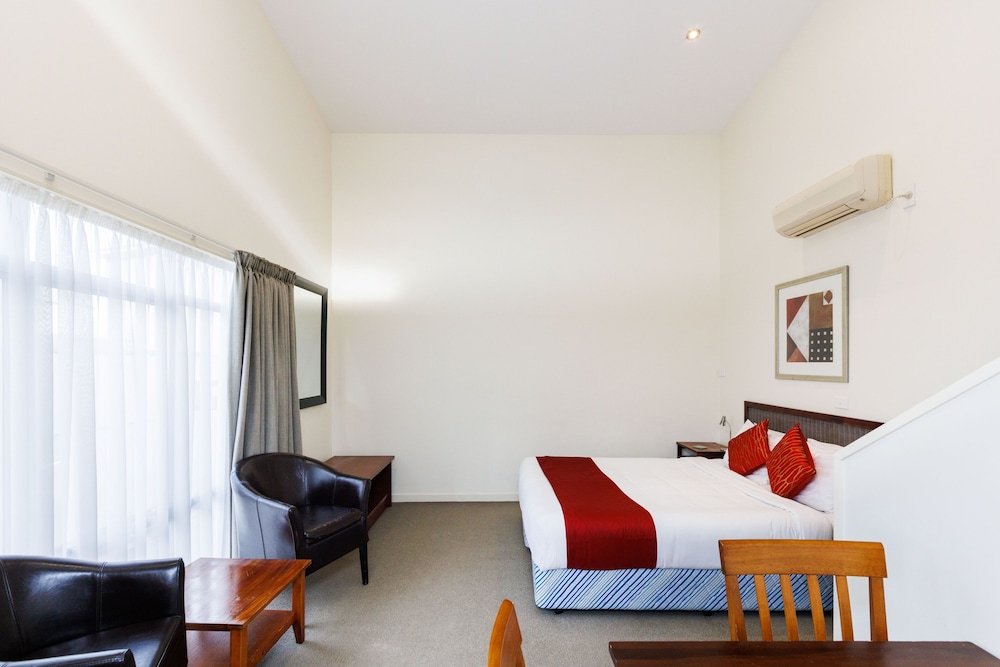 Fitzherbert Regency Motor Lodge 31/46