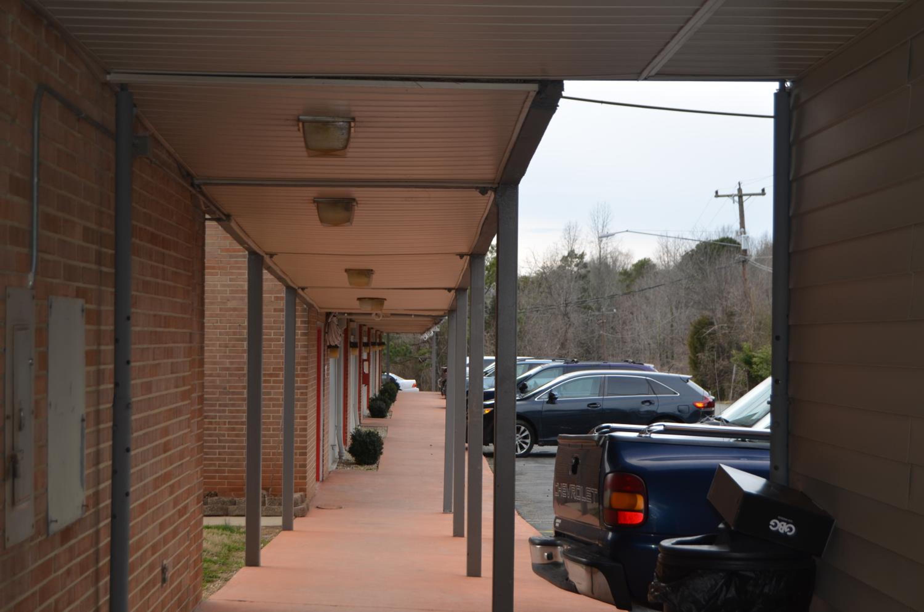 Amerihill Inn Suites Greensboro 30/41