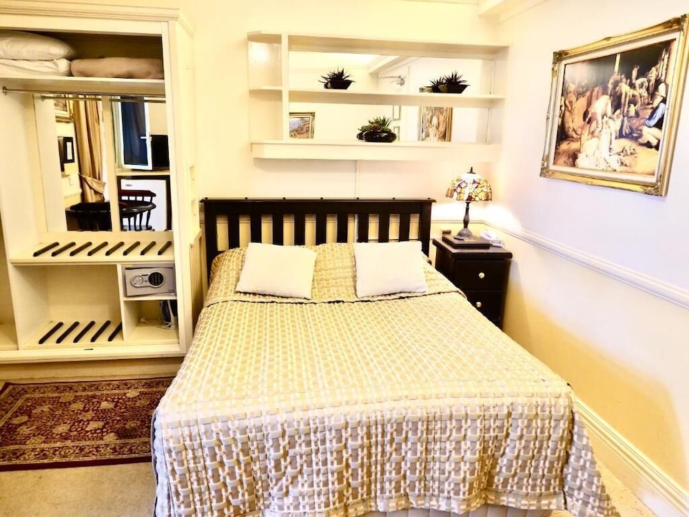 The Charrington Boutique Hotel 10/58