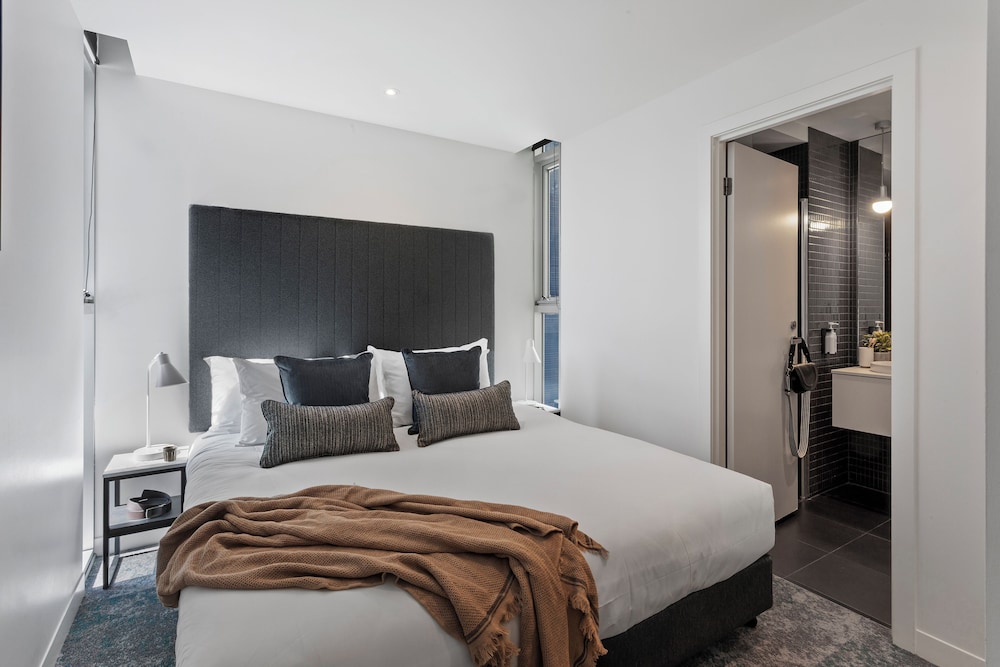 PUNTHILL SOUTH YARRA GRAND 14/61
