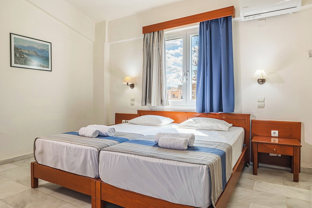 Niros Beach Apartments 22/58