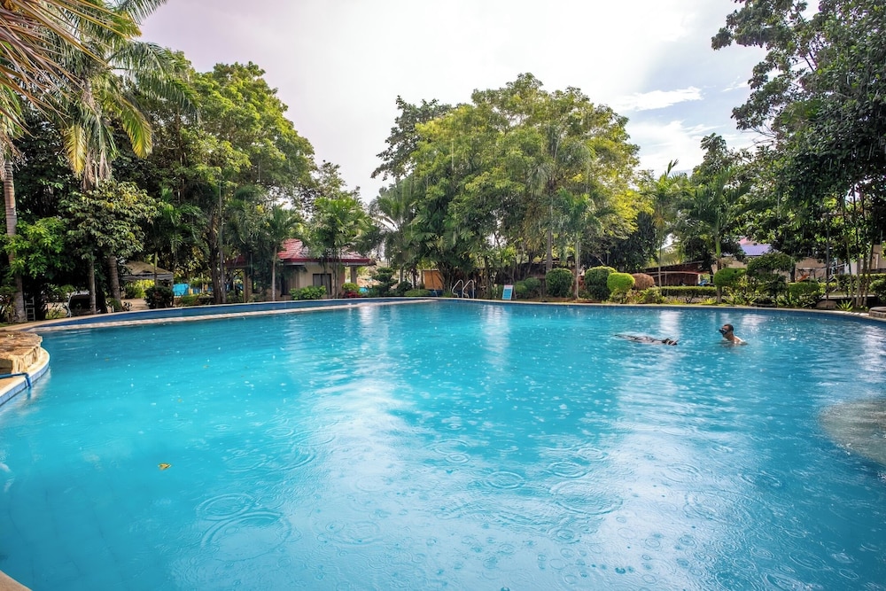 Almira Diving Resort 2/50