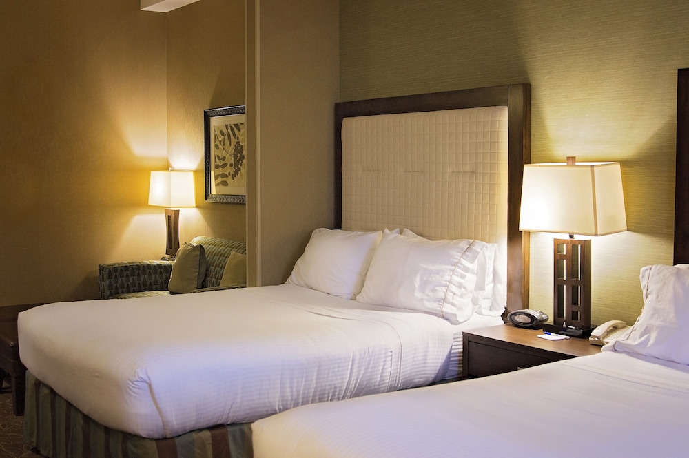 Holiday Inn Express Hotel Suites Logan 24/79