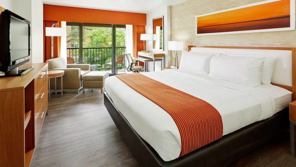 Holiday Inn San Antonio-Riverwalk 18/65