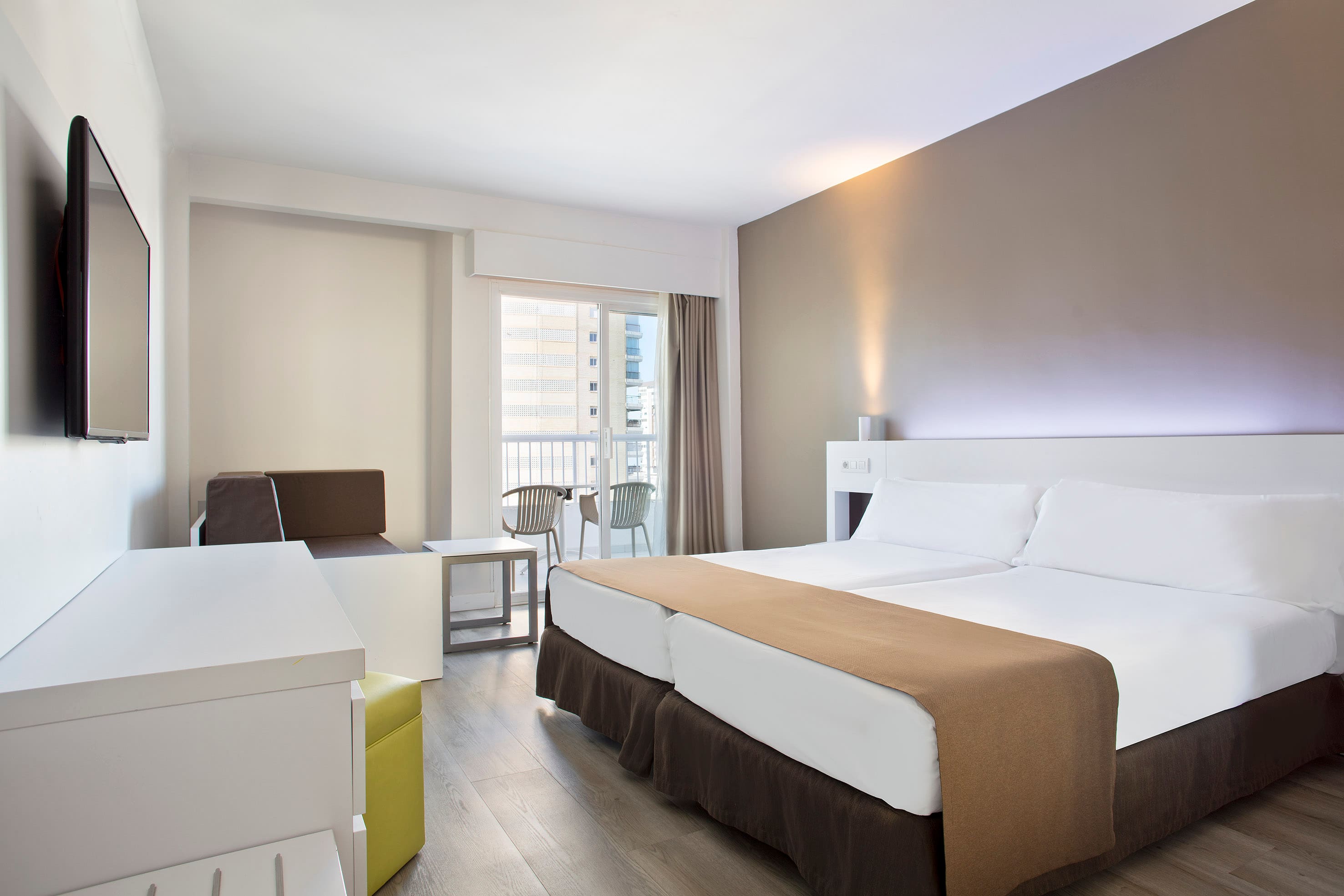 Family, Twin Beds, Balcony