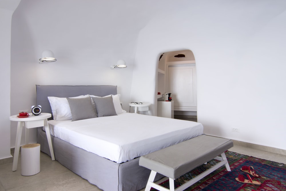 Santorini Secret Suites and Spa - Adults Only 11/50