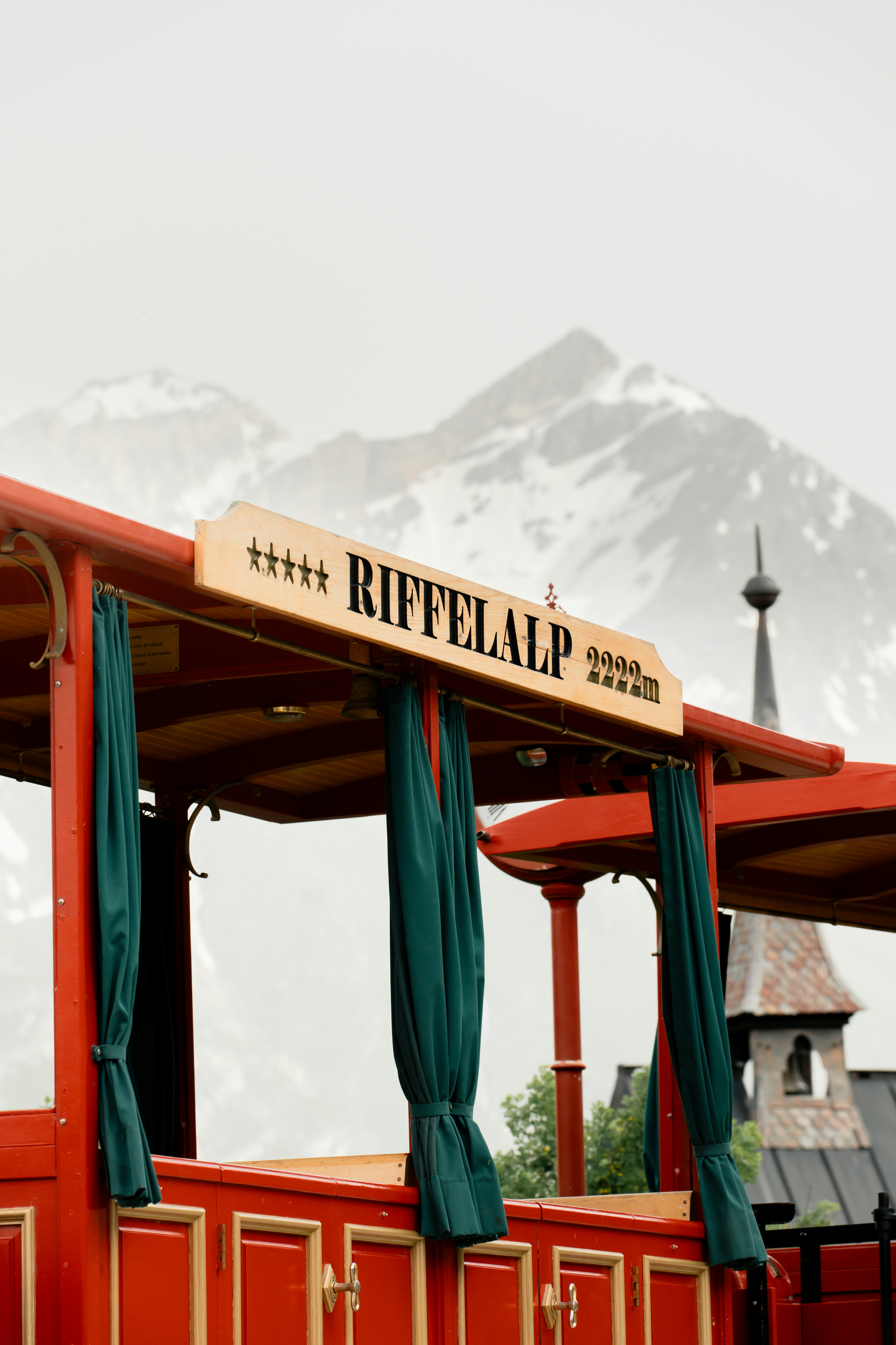 Riffelalp Resort 4/50