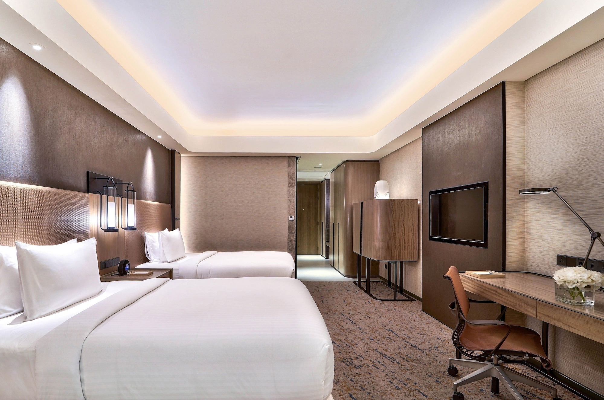 EXECUTIVE, TWIN BEDS, LOUNGE ACCESS
