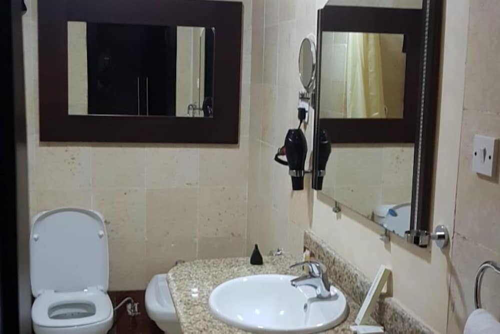 Abeokuta Hill View Hotel 50/50