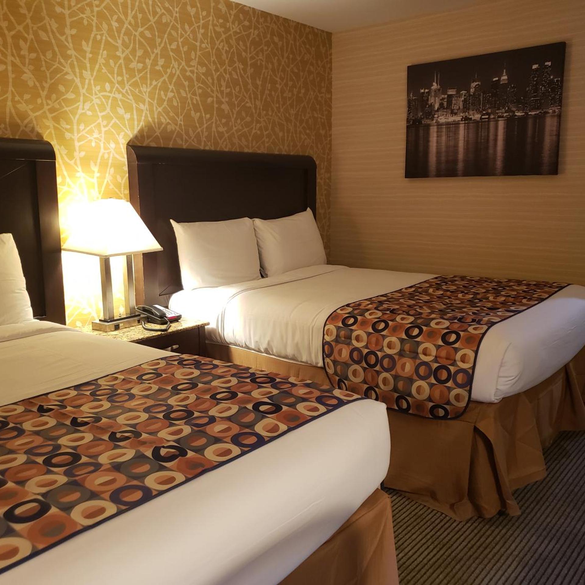 Elmhurst Hotel 27/50