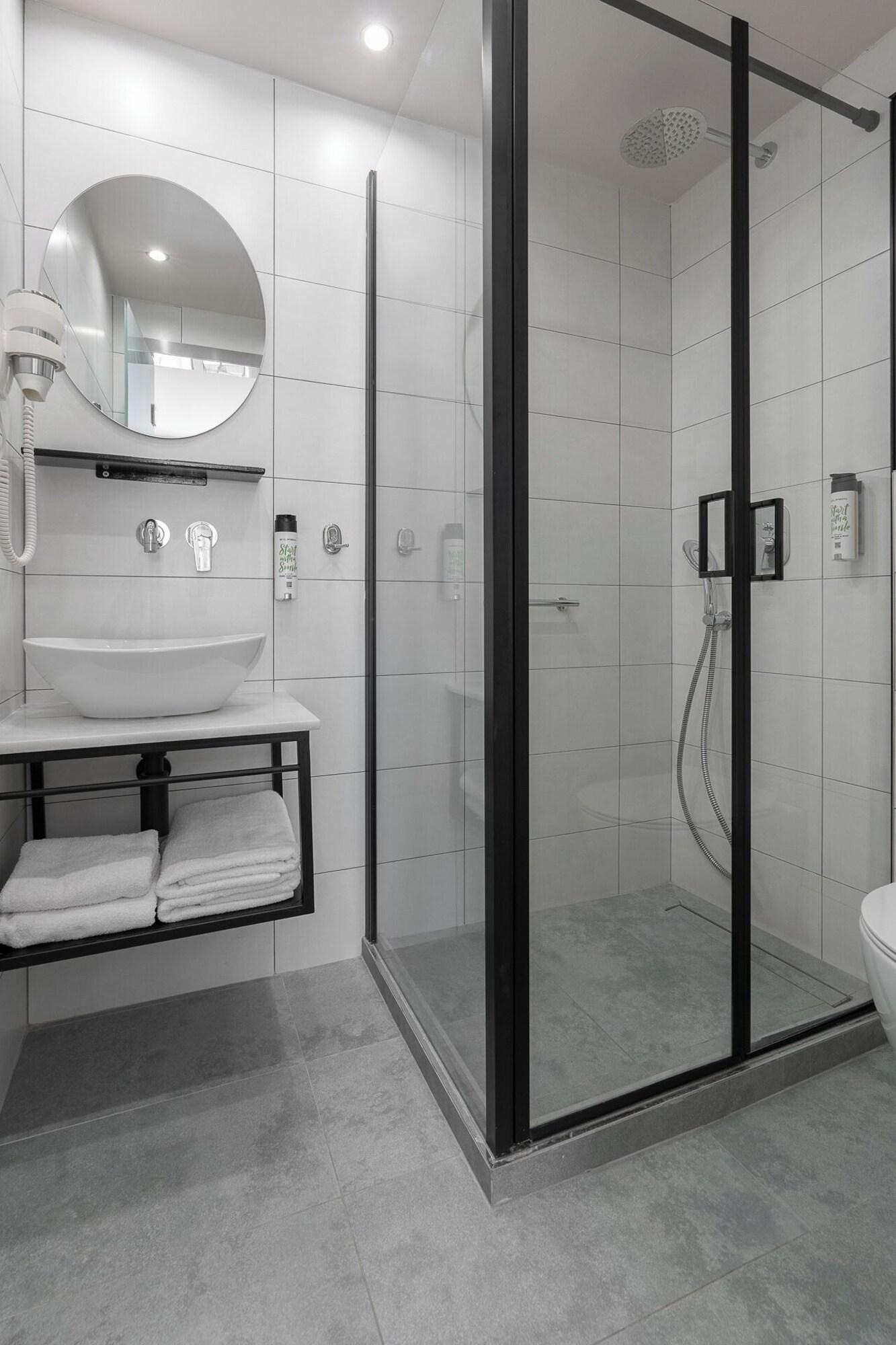 غرفة بسرير كوين، Piraeus City Hotel 3/3
