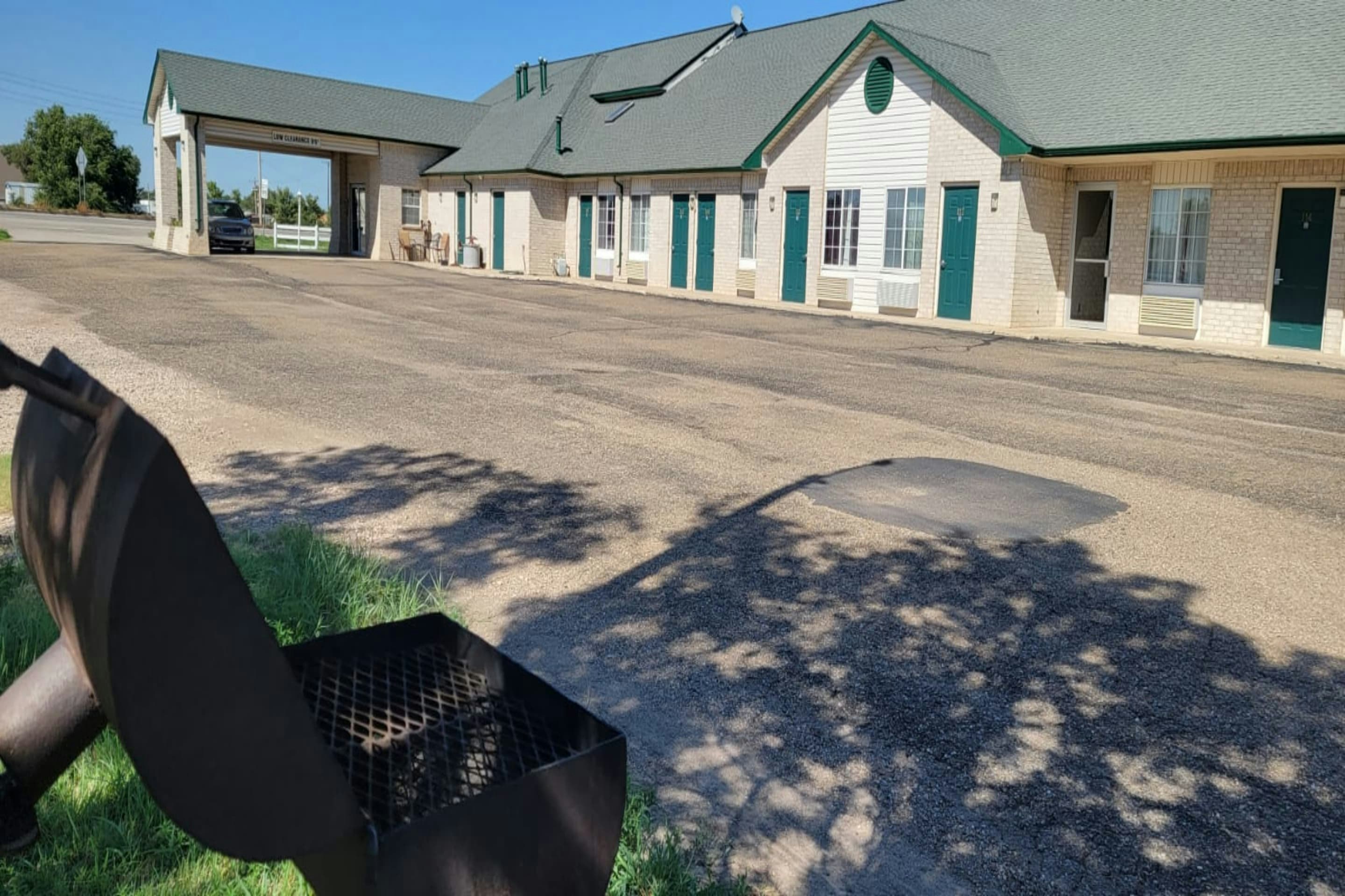 HomeTown Inn By OYO Texhoma, OK 36/50
