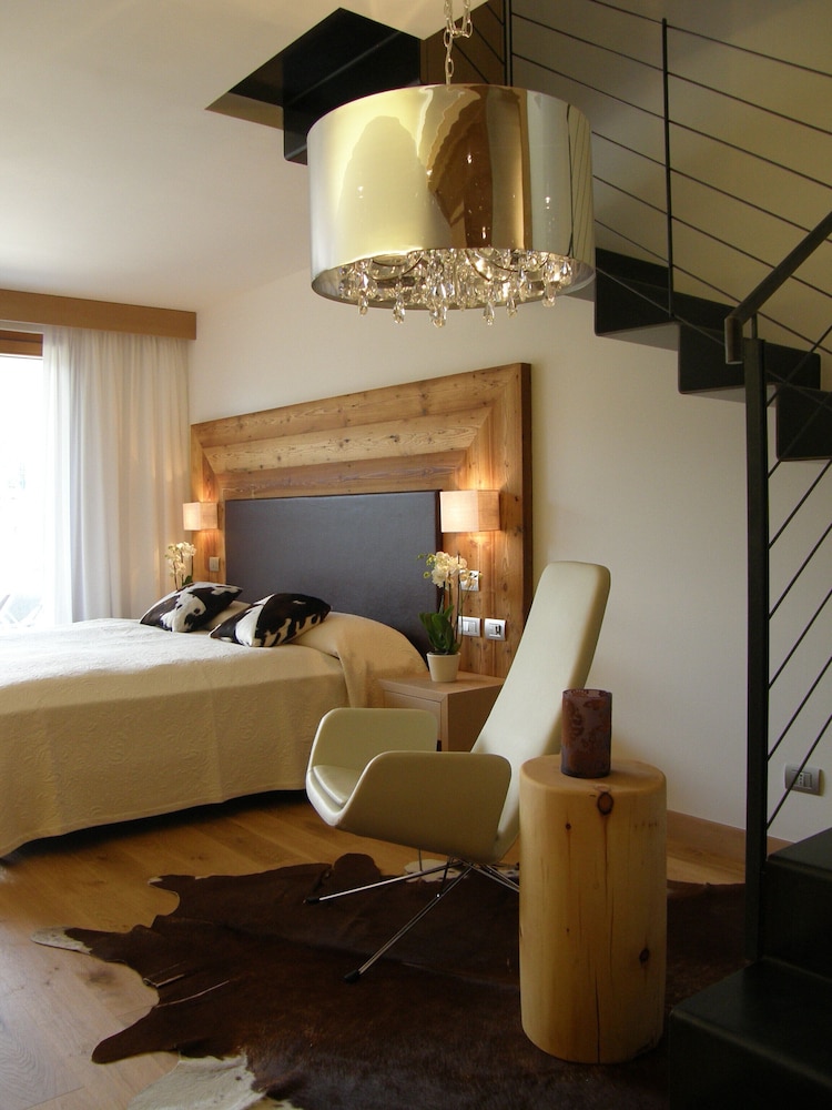 Parkhotel Ladinia 18/50