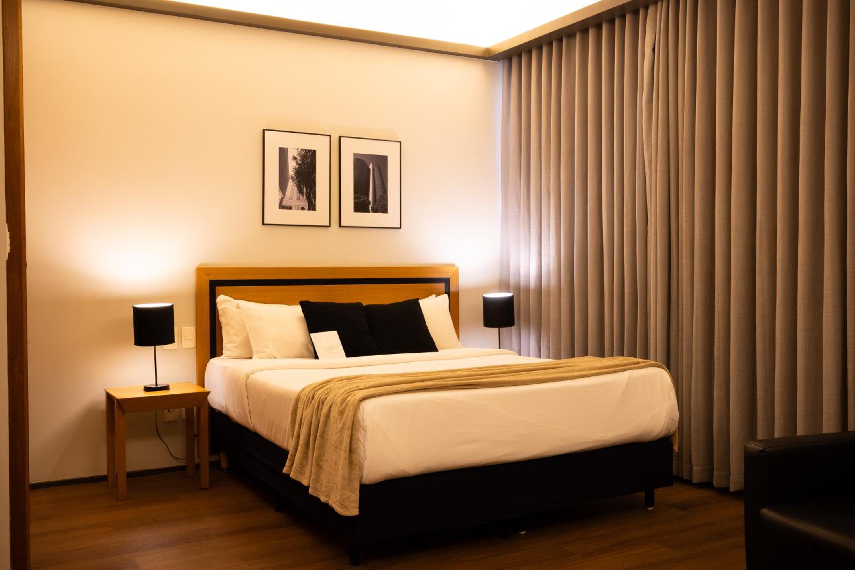 Standard, Queen Bed, Sofa