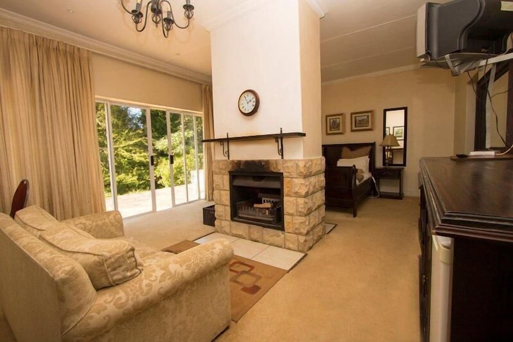 The Historic Hogsback Inn 14/21