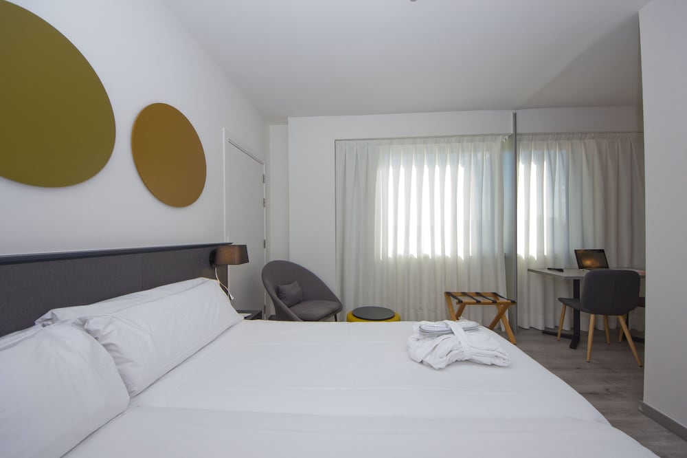 Aparthotel Atenea Valles 7/62