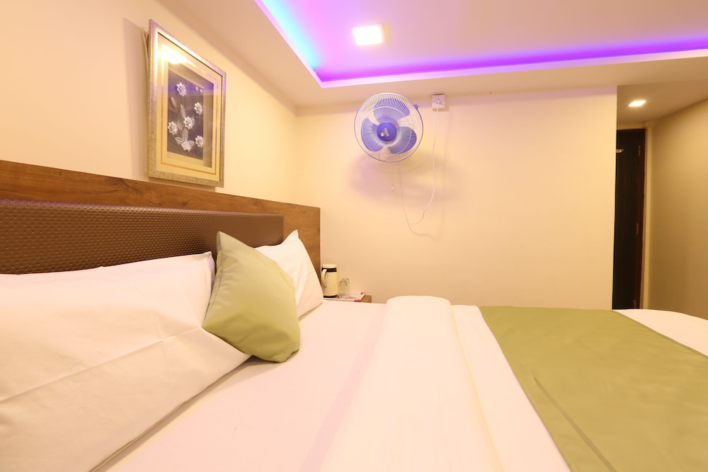 Hotel Happyland 20/29