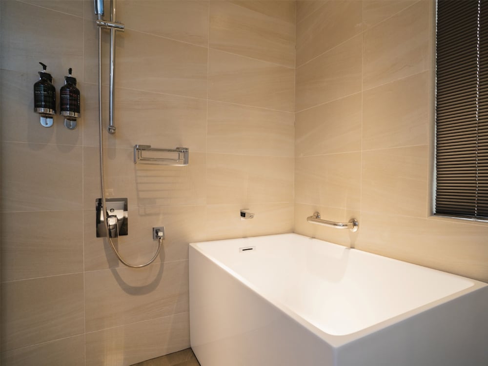 Royal Rose Hotel Zhongshan 43/44