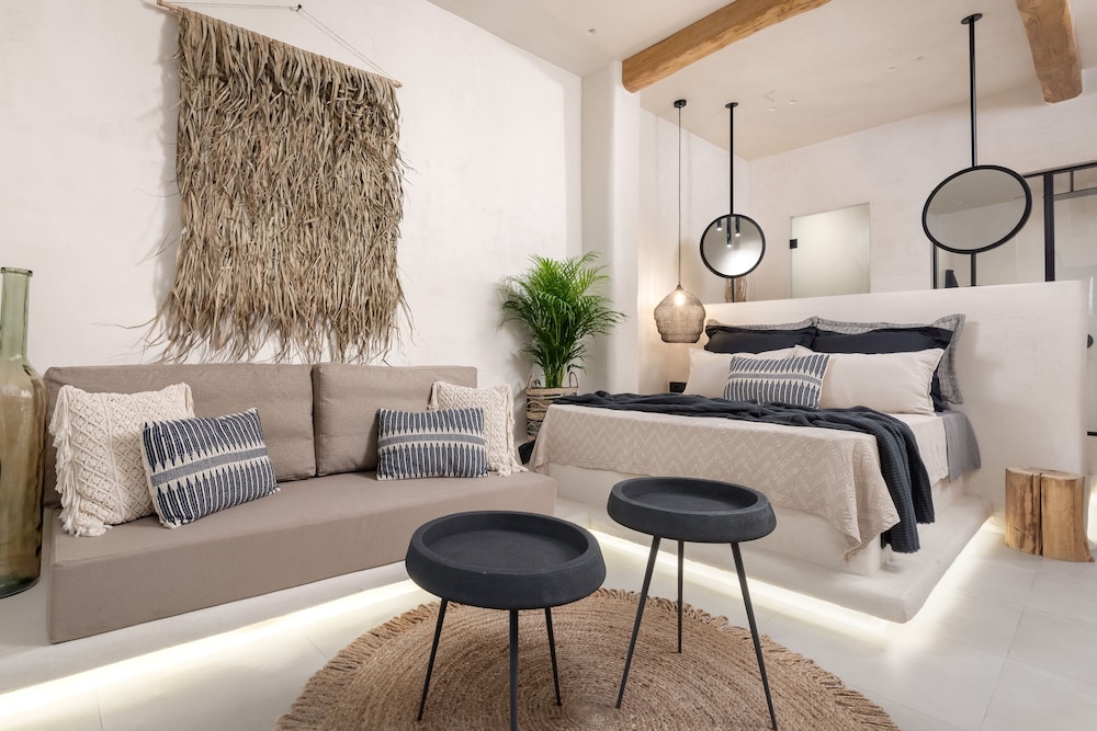 Emery Boutique Apartments 38/50