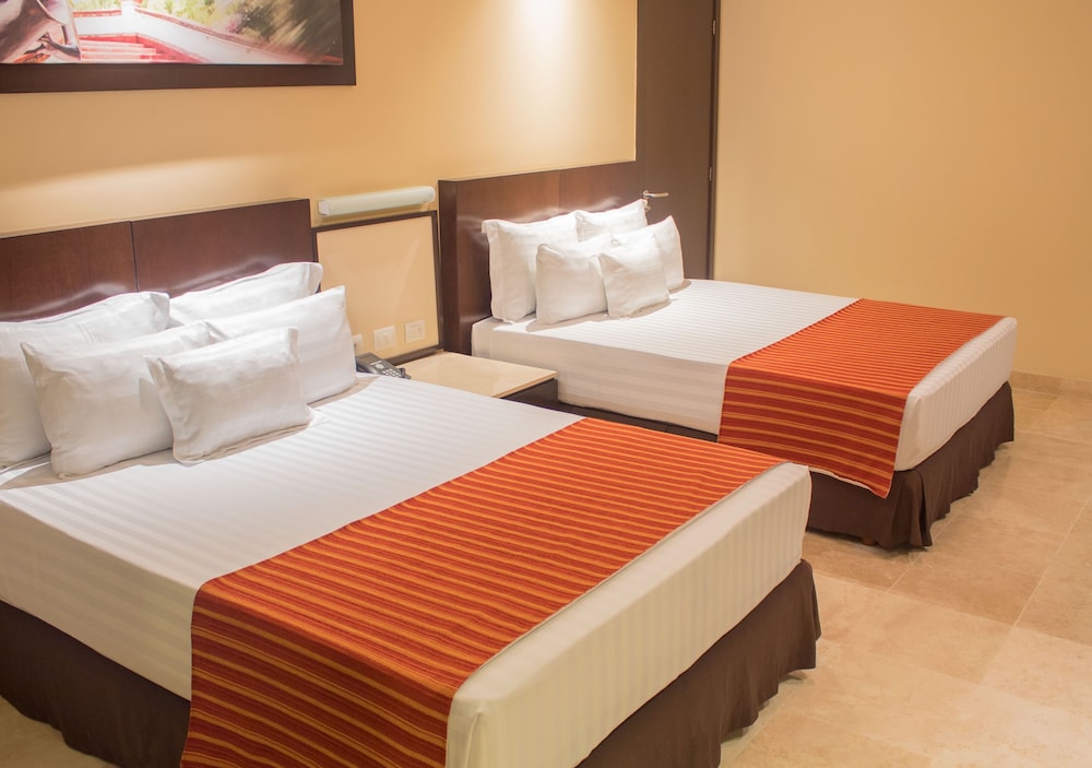 Sunset Plaza Beach Resort 14/79