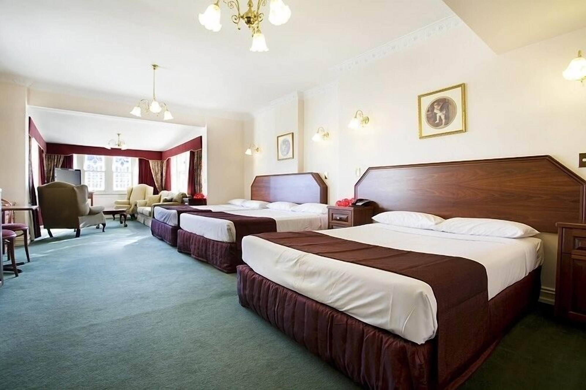 Royal, Spa, Suite, 2 Queen Beds