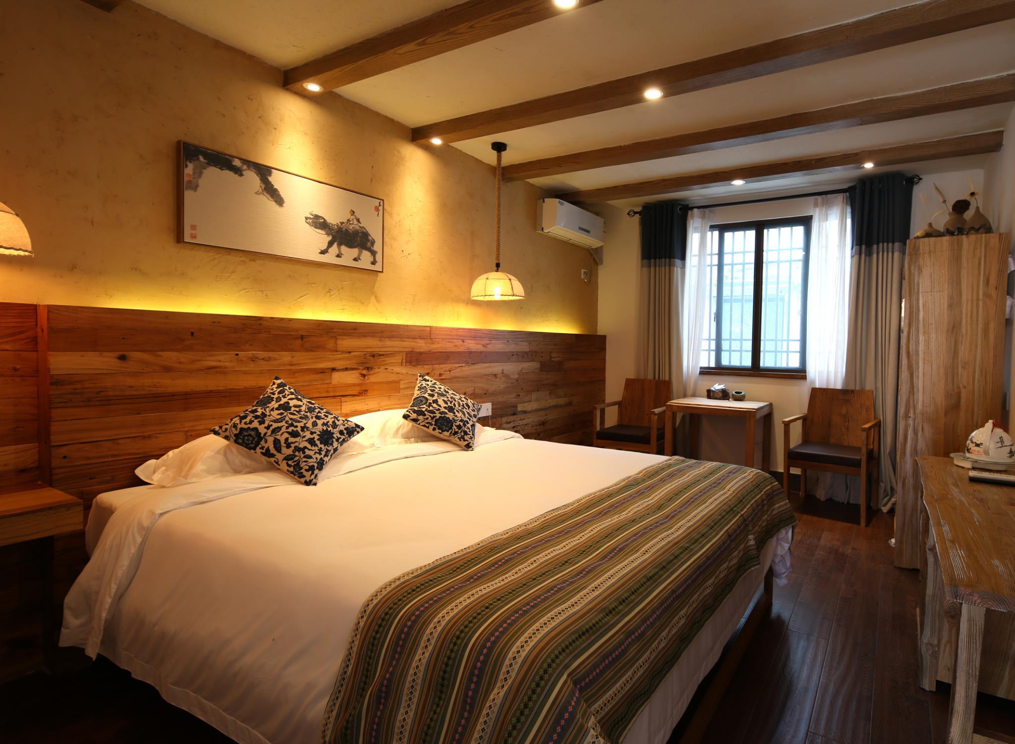 Superior, King Bed