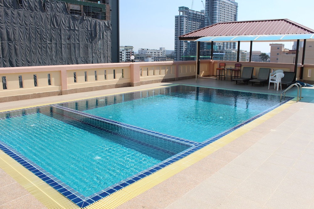 A.A. Pattaya Golden Beach Hotel 32/43