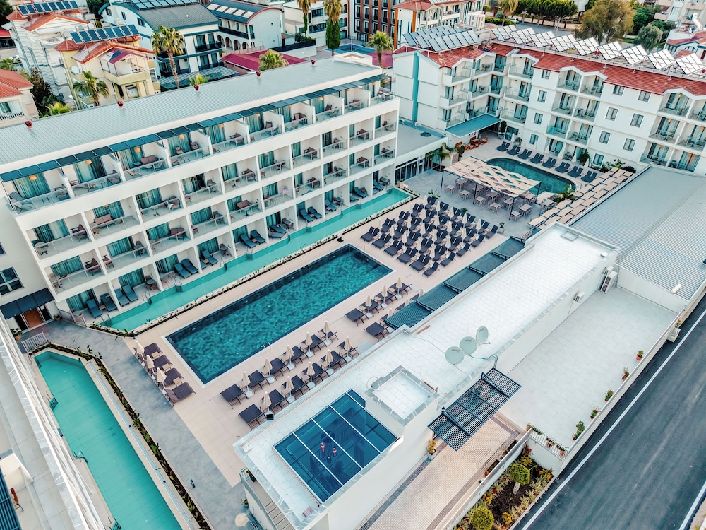 Victoria Princess酒店Side Adults Only(Victoria Princess Hotel Side - Adults Only) 图片1