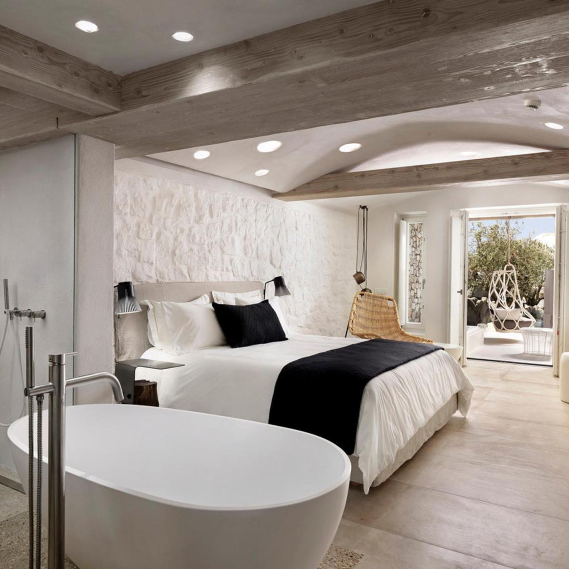 Suite, Outdoor Jetted Tub