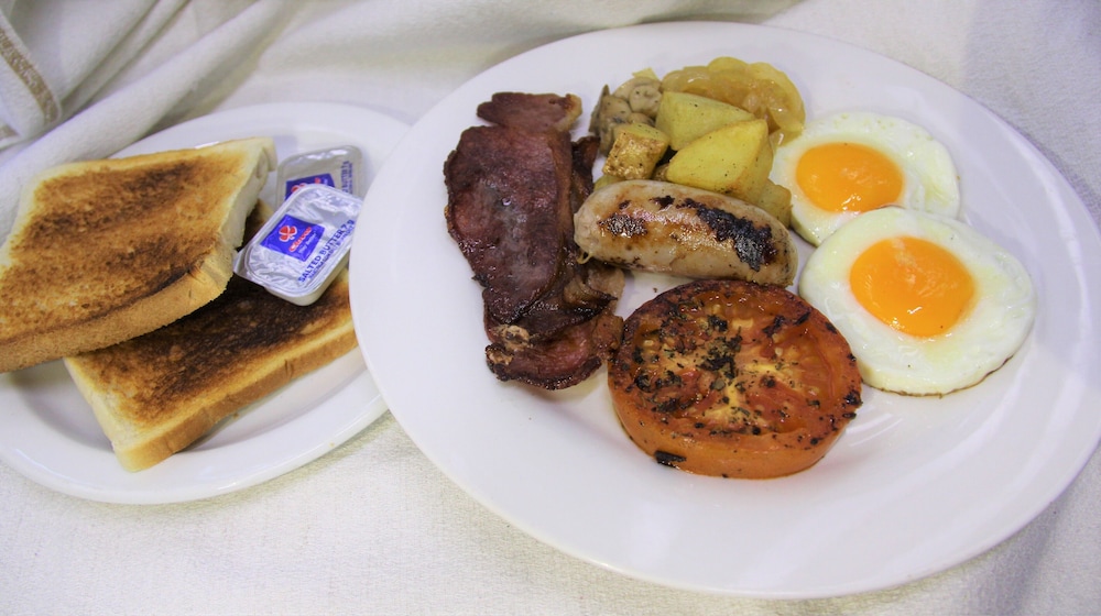 Hornbill Lodge and Legends Restaurant 6/15