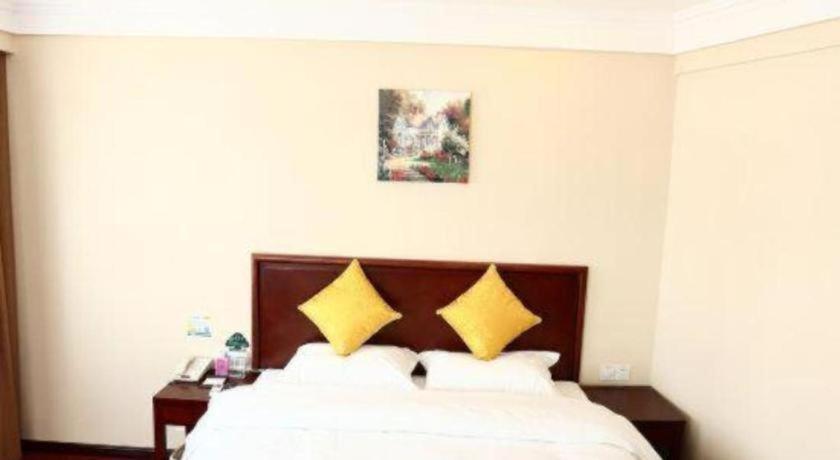 GreenTree Inn Qingdao Licang District Shuyuan Road Da Weng Plaza Express Hotel 12/50