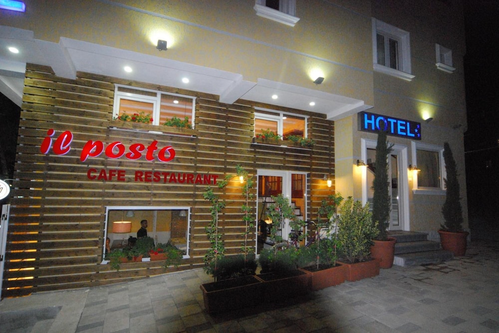 HOTEL TOWN HOUSE 4/36