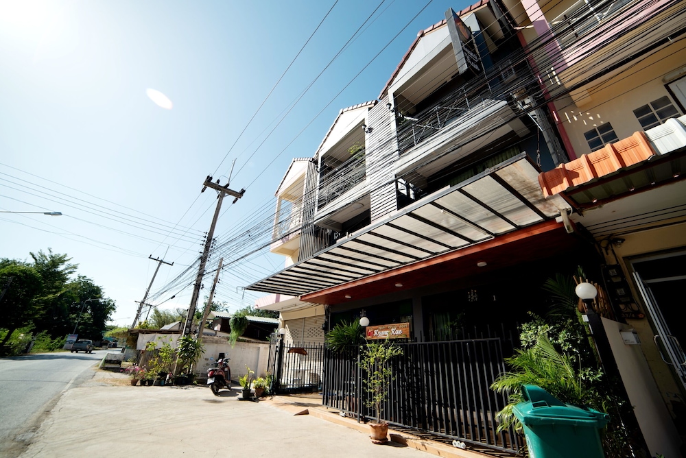 OYO 465 Krung Kao Traveller旅馆(OYO 465 Krung Kao Traveller Lodge) 图片4