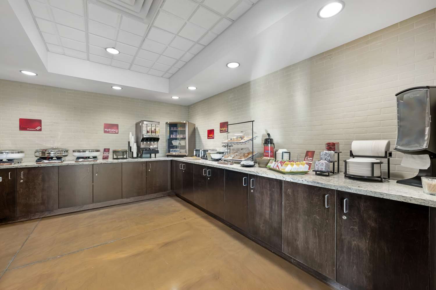 Best Western Plus Lakeview Hotel 9/48