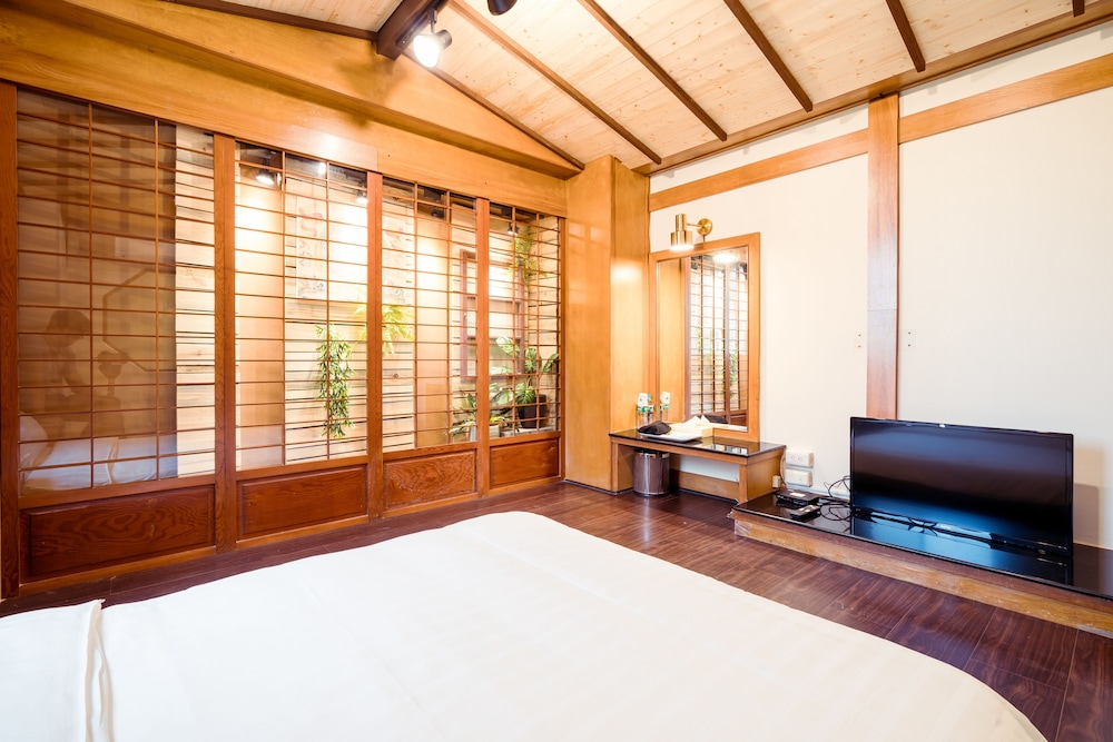 Tainan Inn 58/75