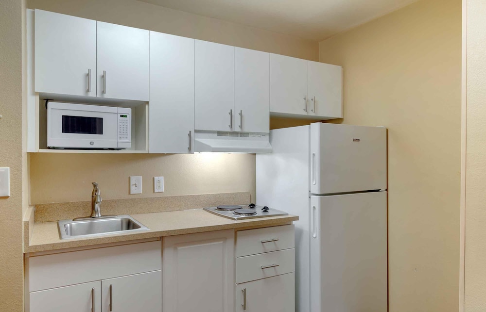 استوديو ديلوكس بسرير كوين مع أريكة، Extended Stay America Select Suites Atlanta Buckhead 3/6