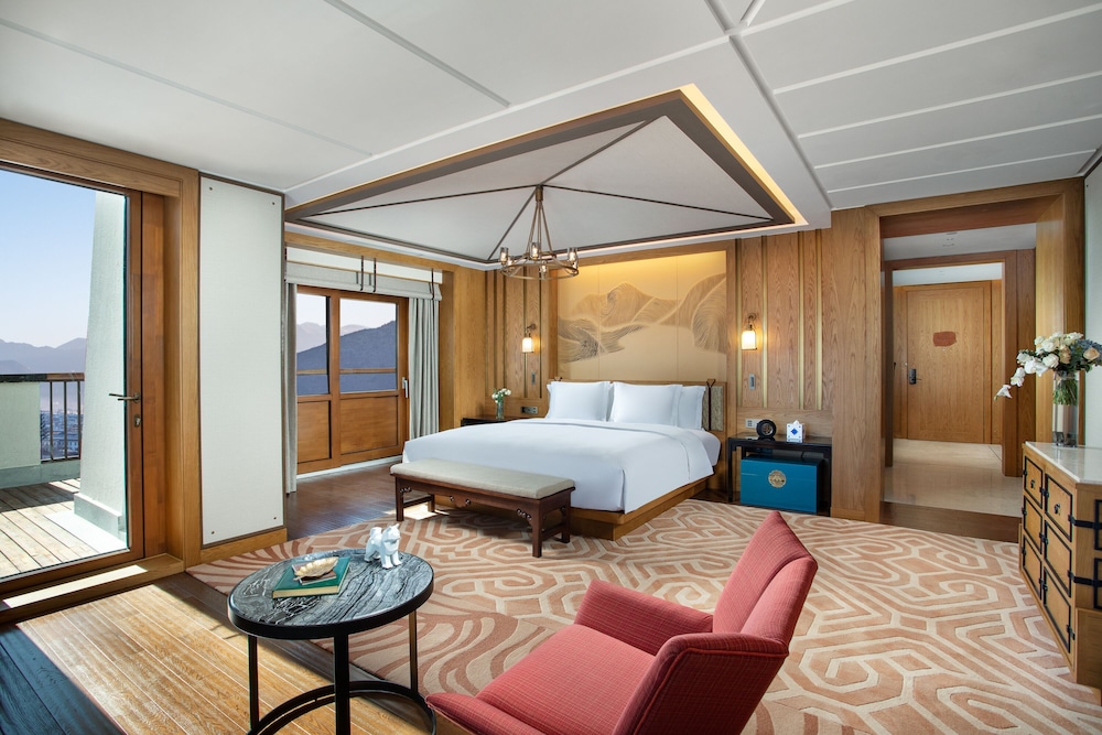Hotel Indigo Diqing Moonlight City 16/69