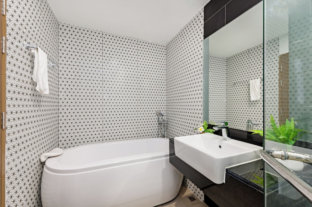 Wyndham Royal Lee Phuket 56/57