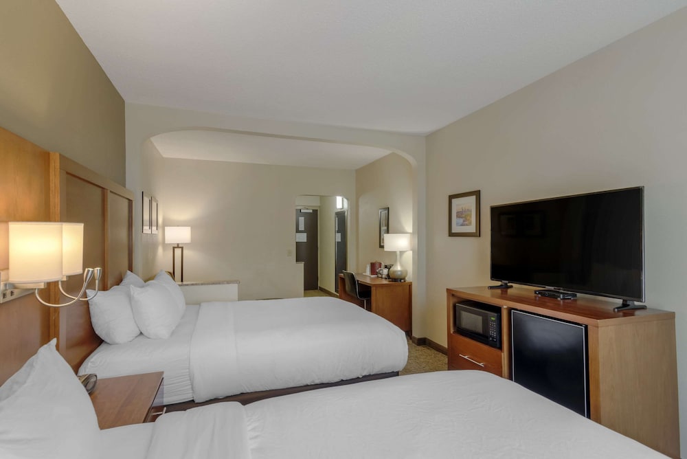 Comfort Suites Columbus State University Area 8/28