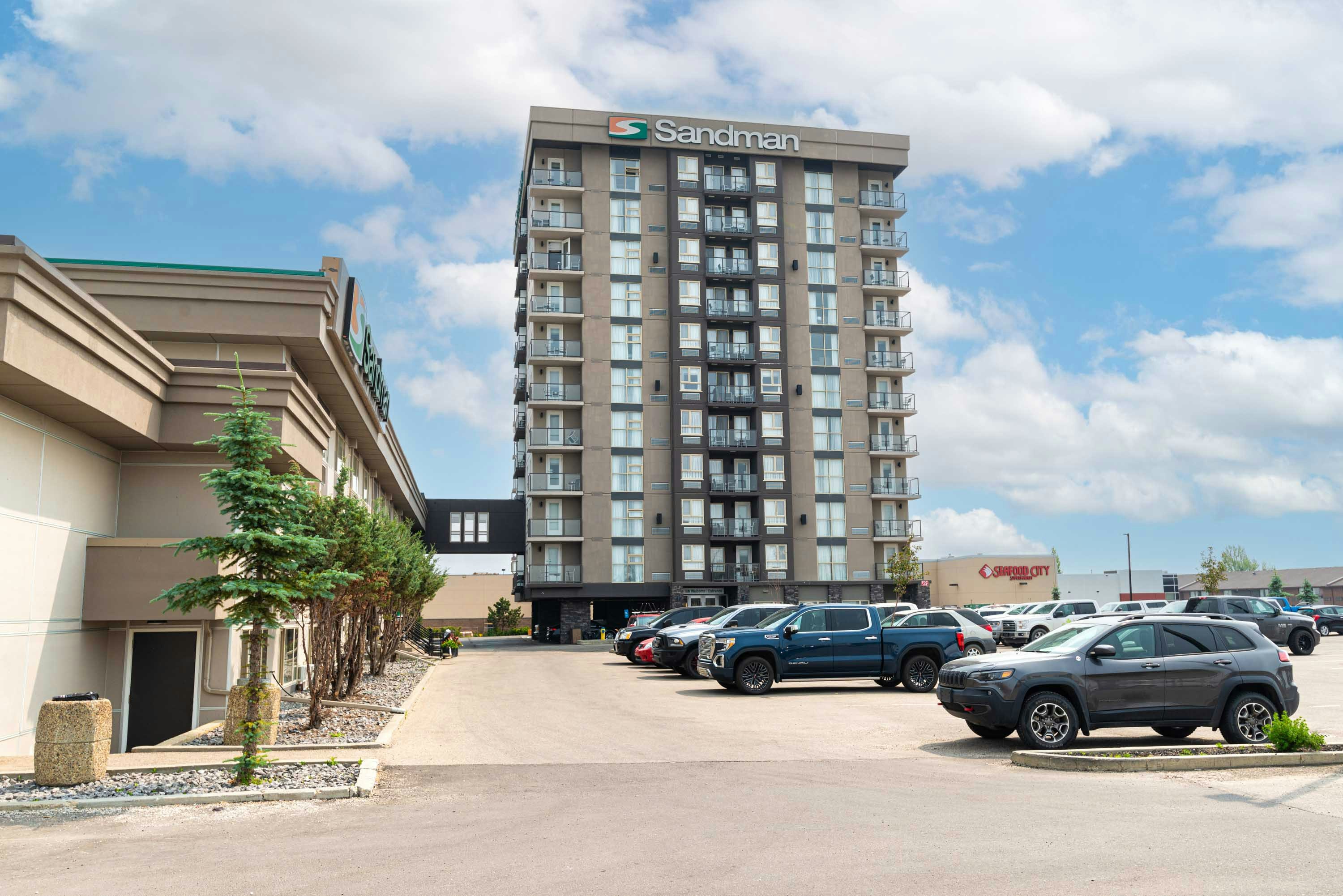 Sandman Hotel Edmonton West 42/46